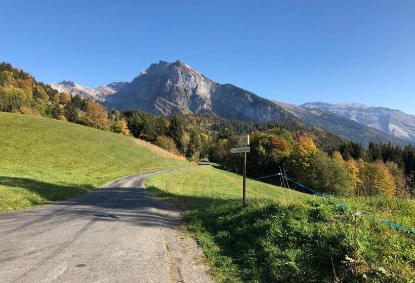 פנסיון L Epervier Blanc