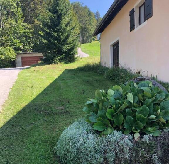 פנסיון L Epervier Blanc