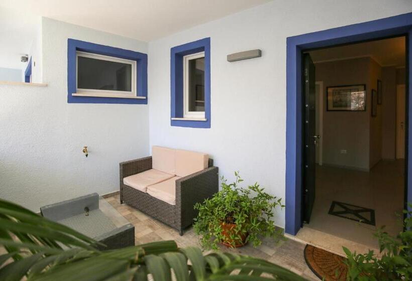 پانسیون The Square Castelsardo