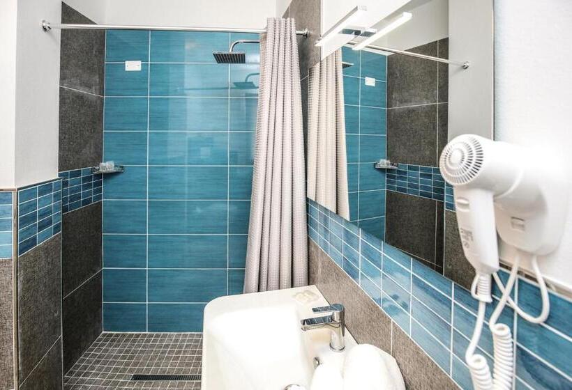 膳宿费 The Square Castelsardo