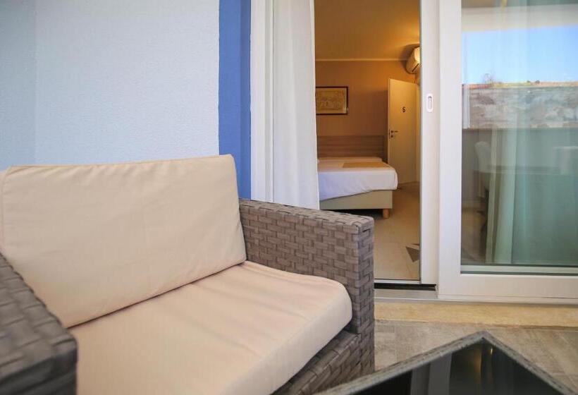 پانسیون The Square Castelsardo