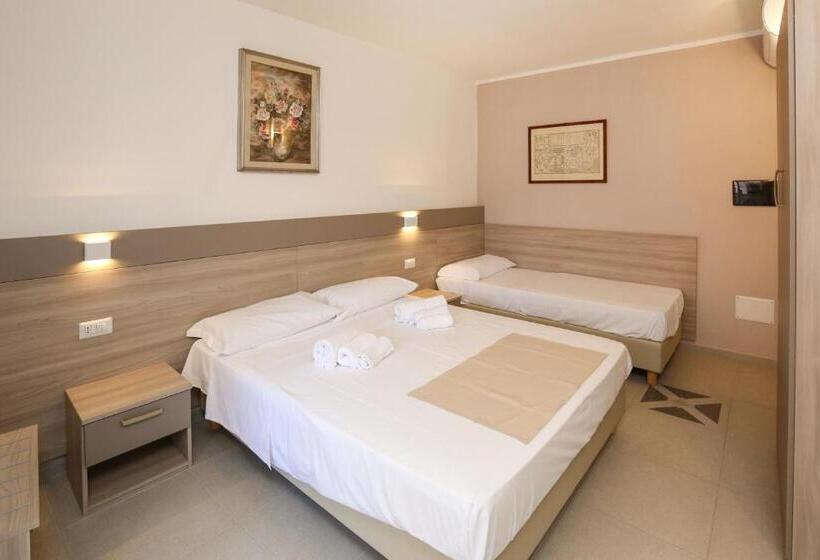 پانسیون The Square Castelsardo