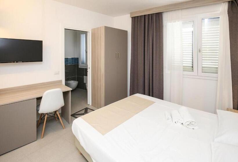 پانسیون The Square Castelsardo