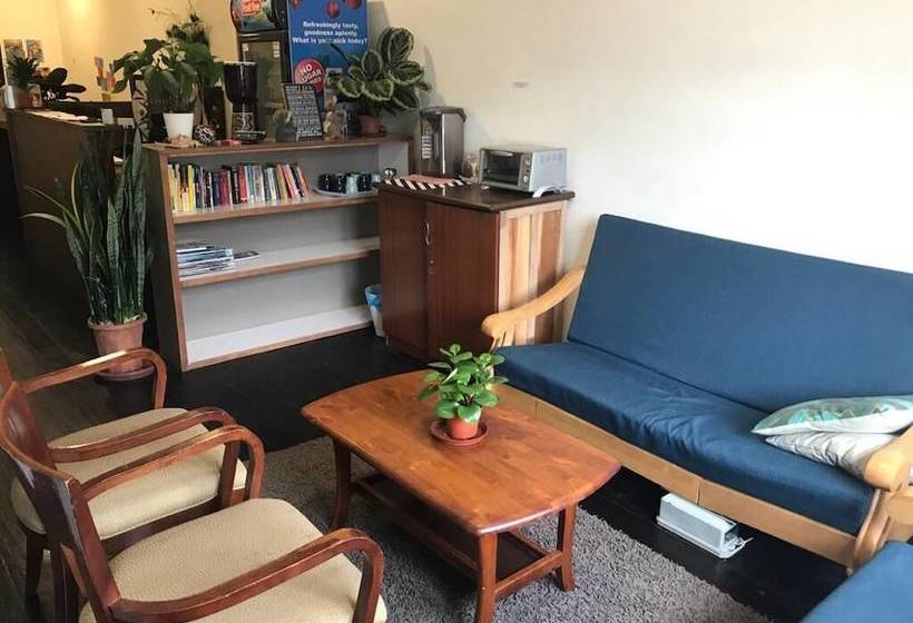 فندق صغير Downtown Bunkers