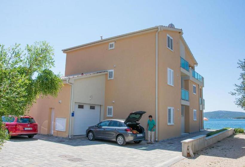 Apartments Citrine On The Beach