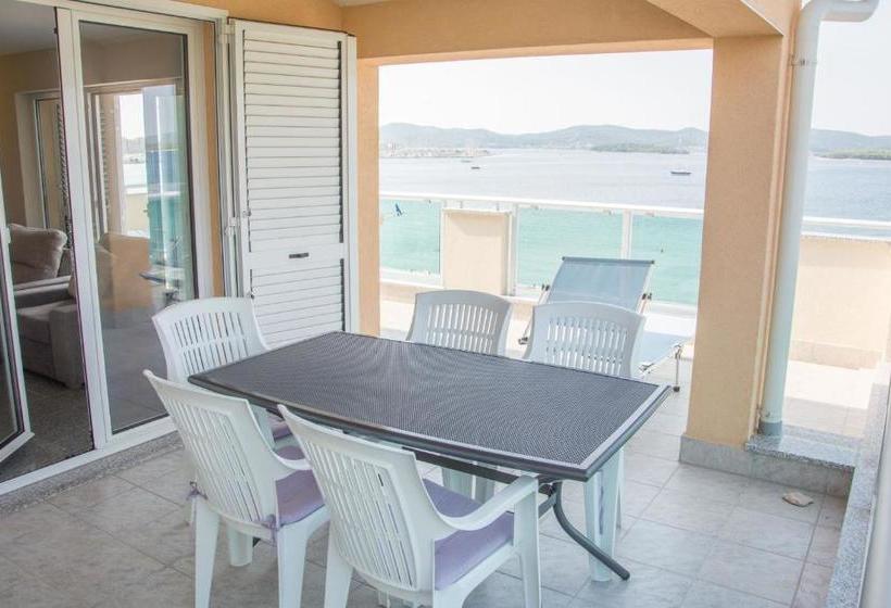 Apartments Citrine On The Beach