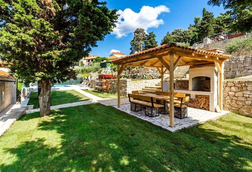 Beachfront Villa Gabriela With Pool