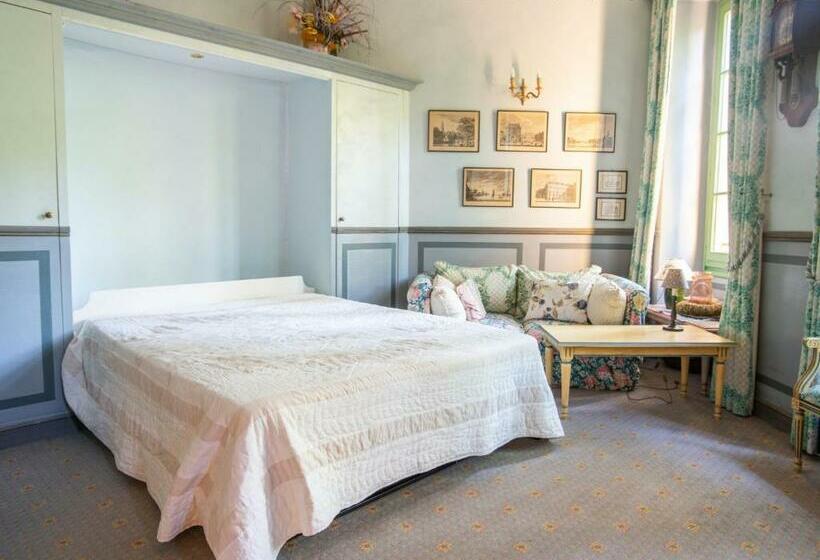 Cozy Apartment With Swimming Pool Terrace Garden Parking