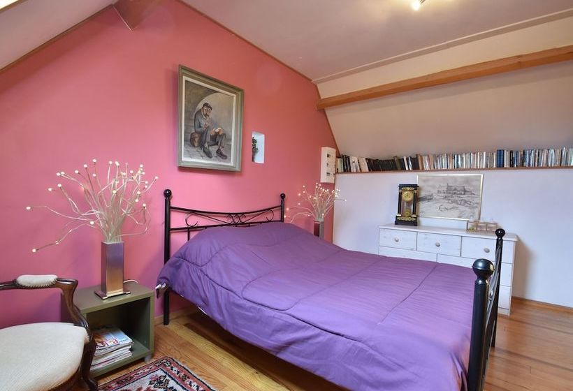 Cozy Cottage In Fresville With Garden