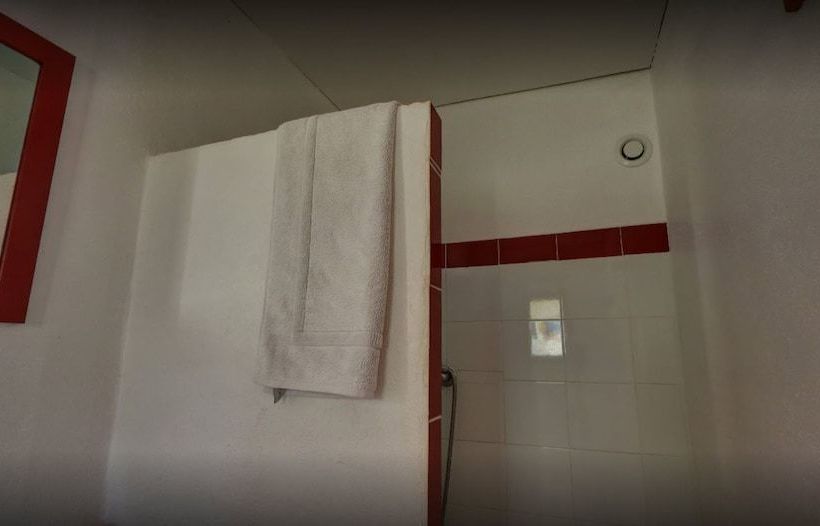 Domaine Oléicole Du Mas Boutet  B&b