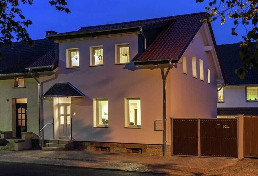 Home With Lots Of Light And A Great View