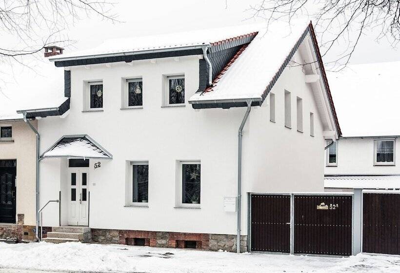 Home With Lots Of Light And A Great View