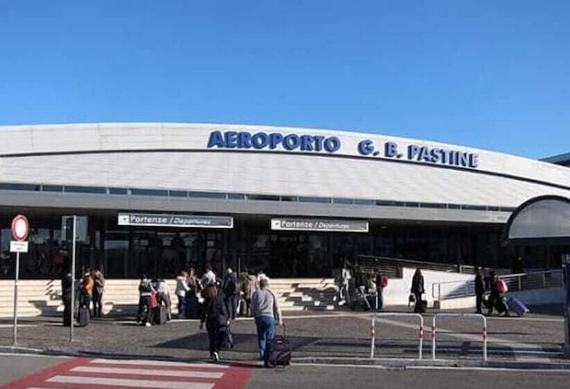 פונדק Mercure Roma Cinecitta