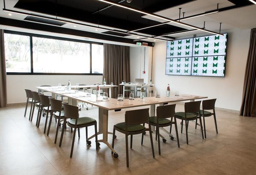 פונדק Mercure Roma Cinecitta