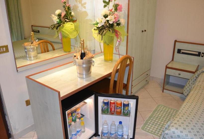 مسافرخانه Paradiso