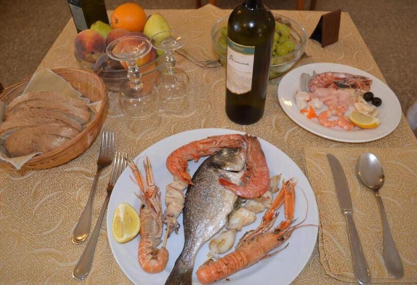 مسافرخانه Paradiso