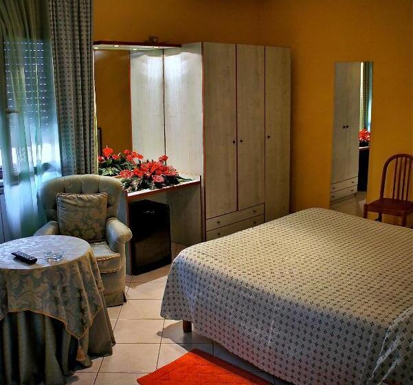 مسافرخانه Paradiso