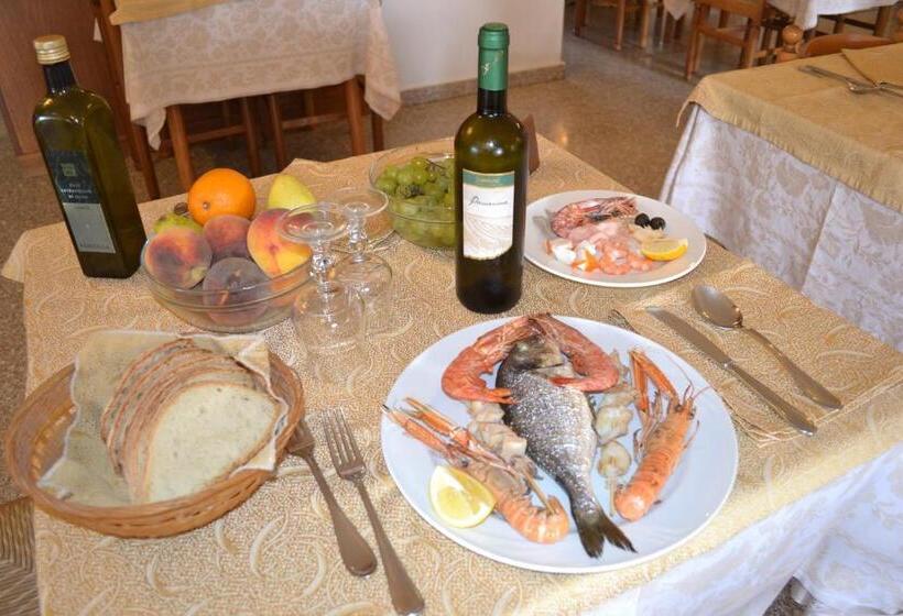 مسافرخانه Paradiso