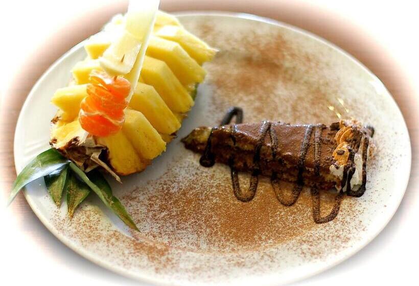 مسافرخانه Paradiso