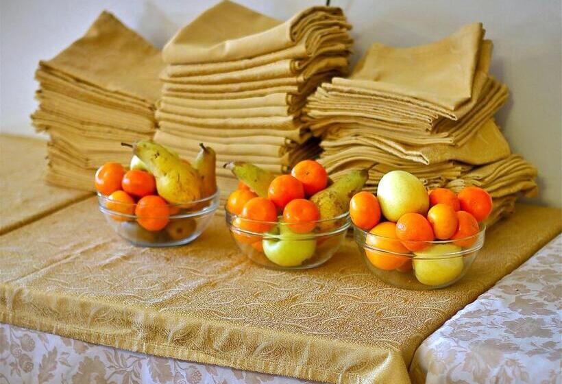 مسافرخانه Paradiso