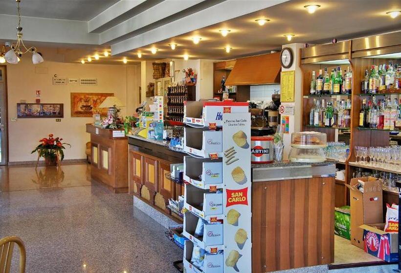 مسافرخانه Paradiso