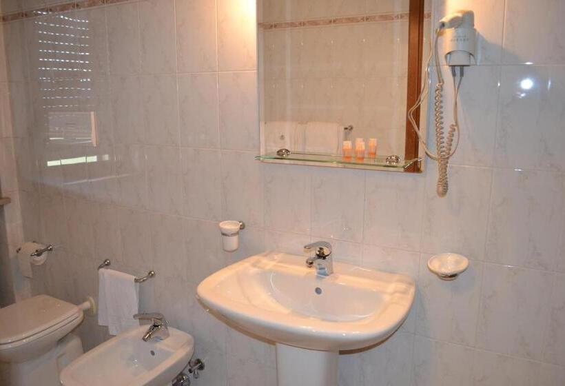 مسافرخانه Paradiso