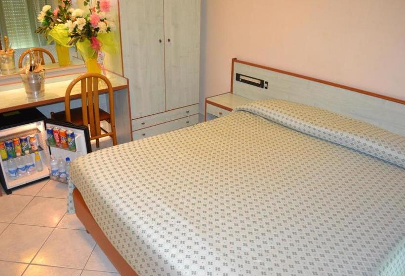 مسافرخانه Paradiso