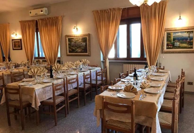 مسافرخانه Paradiso