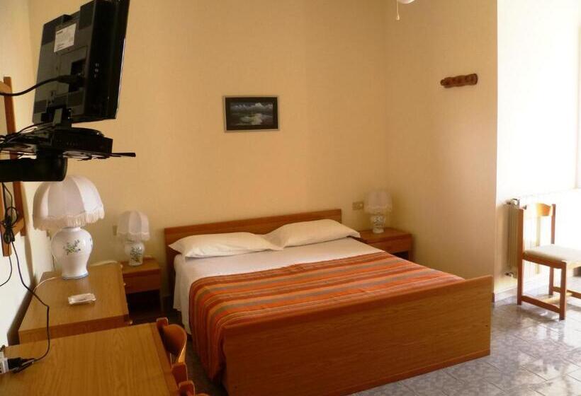 בית מלון כפרי Ariston