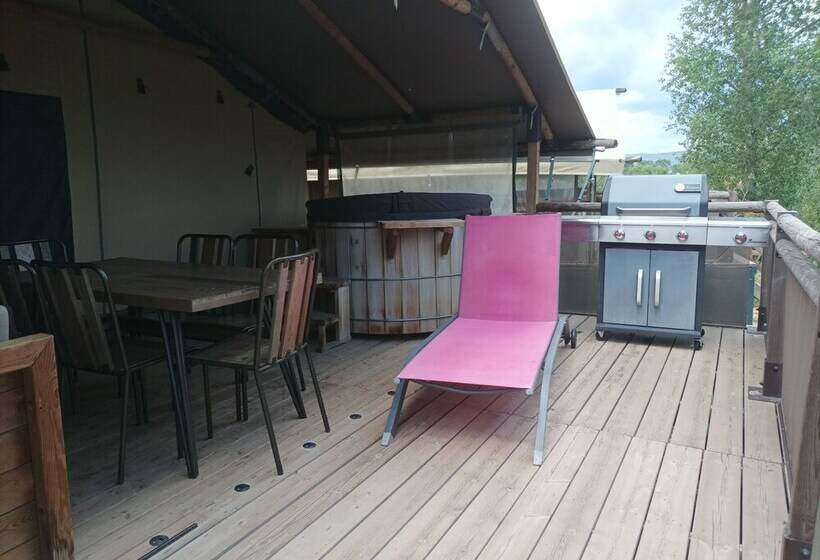 בית מלון כפרי Camping Le Moulin Des Iscles