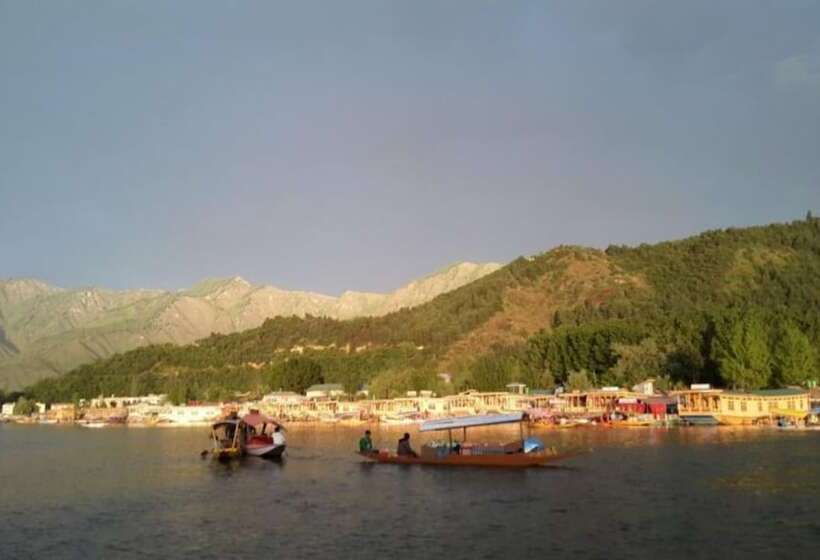 호텔 Floating Heritage Group