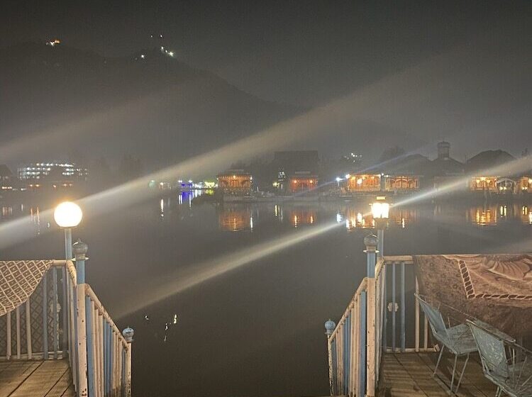 호텔 Floating Heritage Group