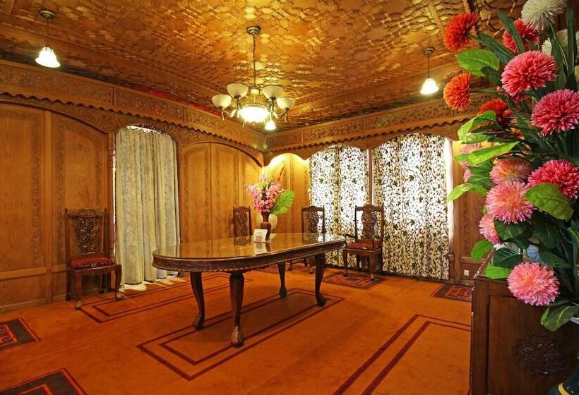 호텔 Floating Heritage Group