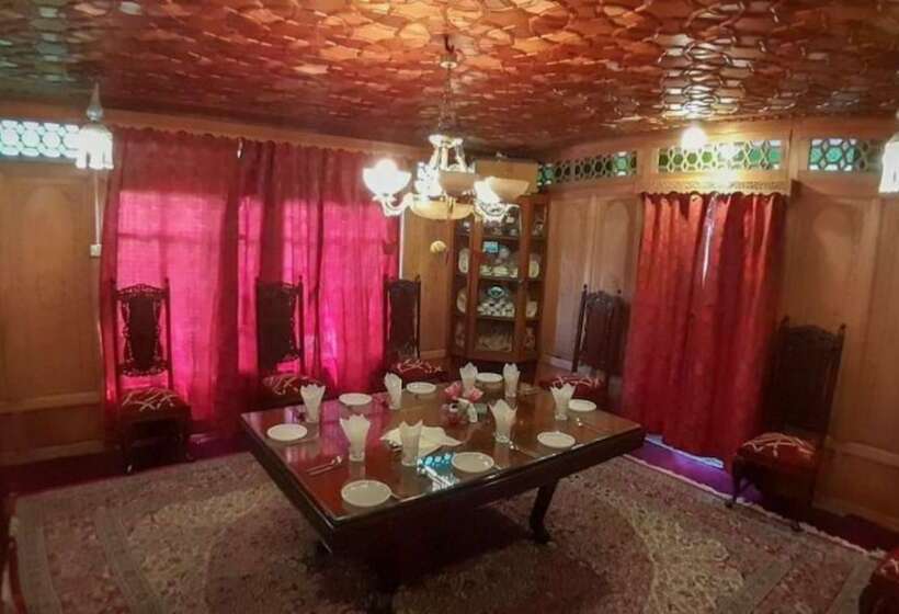 호텔 Floating Heritage Group