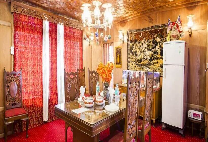 호텔 Floating Heritage Group