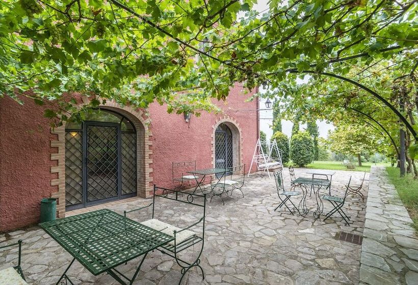 فندق ريفى Agriturismo Le Case Rosse Di Montebuono