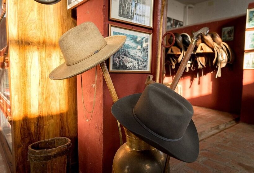 فندق ريفى Agriturismo Le Case Rosse Di Montebuono