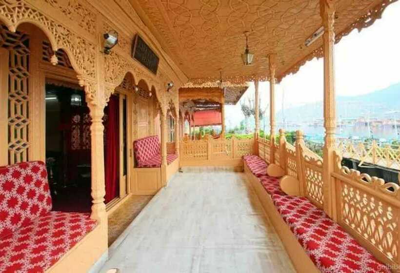 호텔 Floating Heritage Group