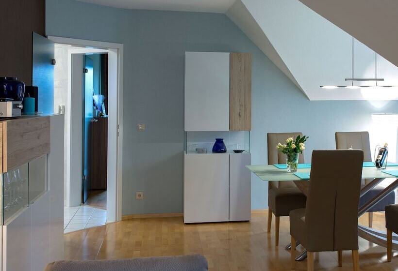 Lovely Apartment In Hoxter With Balcony