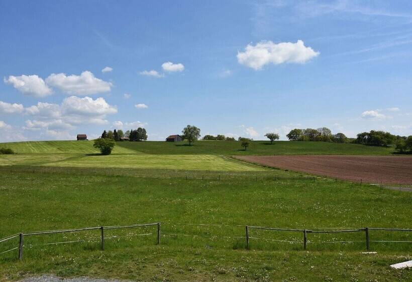 Modern Apartment In Vohl Near The Forest