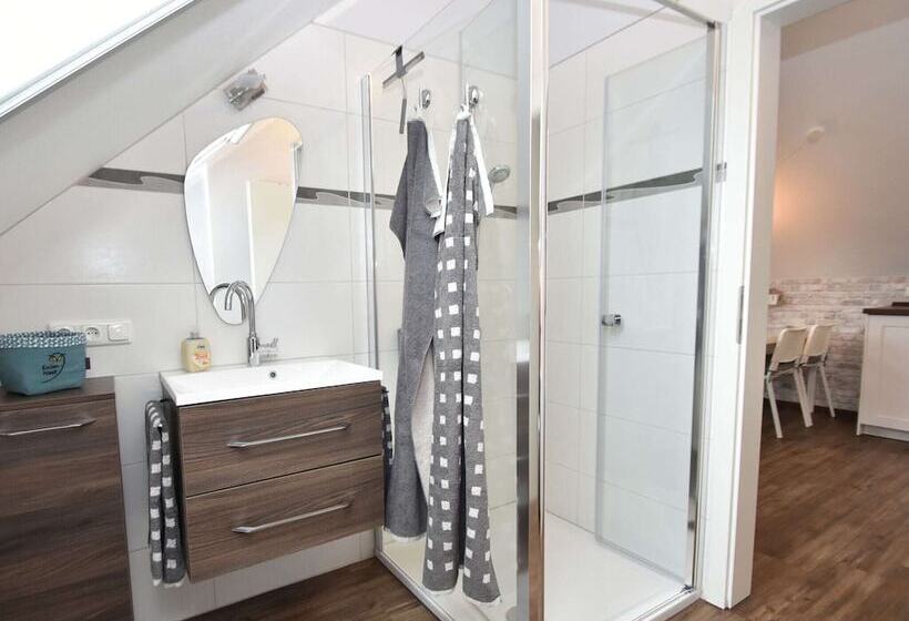 Modern Apartment In Vohl Near The Forest