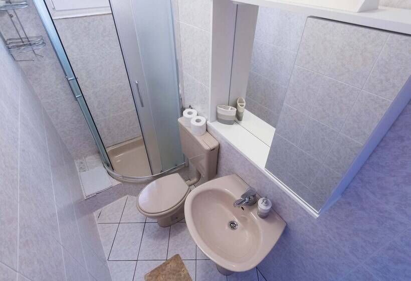 Nice Apartment With Private Roofed Terrace, Near The Sea And National Park