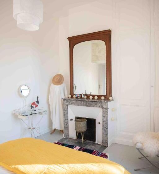 پانسیون Villa Les Ombrees