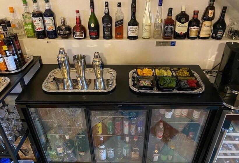 Sans Souci Bed And Breakfast Luxe Heated Pool And Restaurant