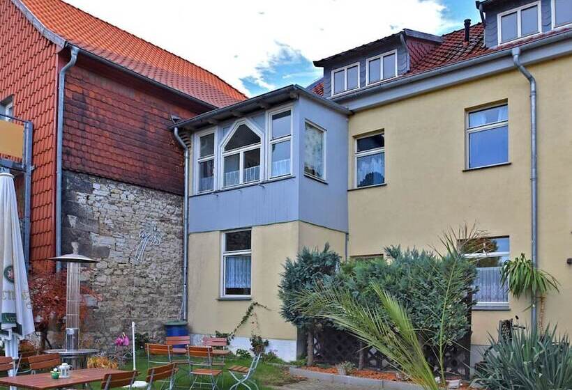 Spacious Apartment In Ballenstedt Harz Near Lake