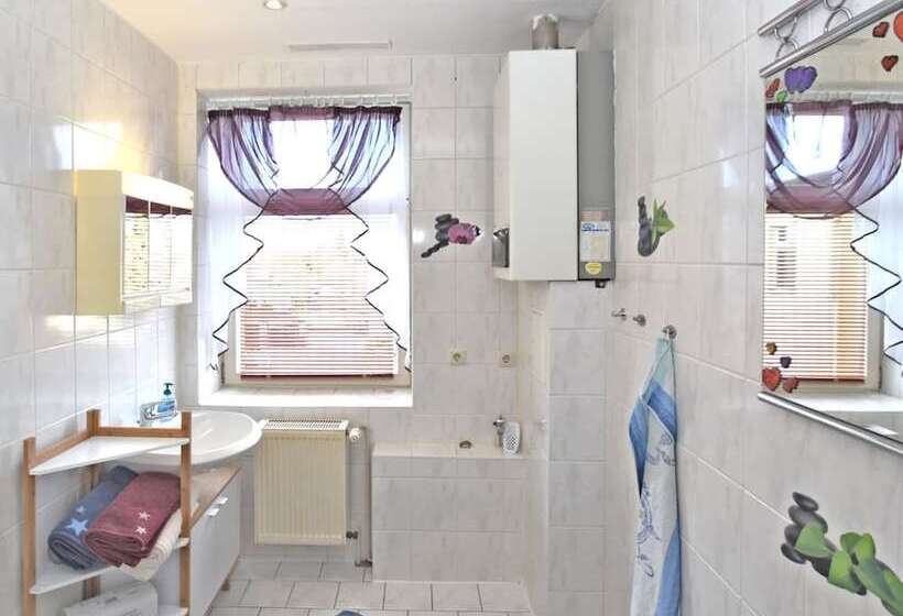 Spacious Apartment In Ballenstedt Harz Near Lake