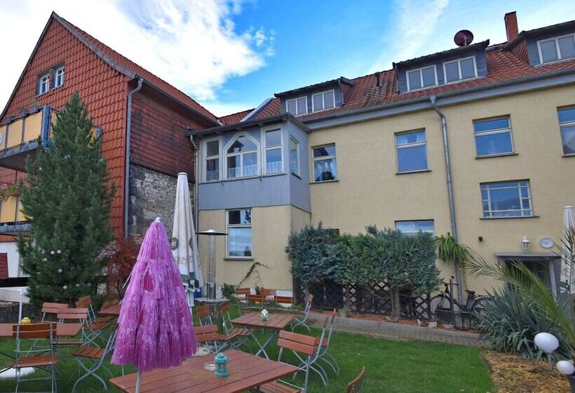 Spacious Apartment In Ballenstedt Harz Near Lake