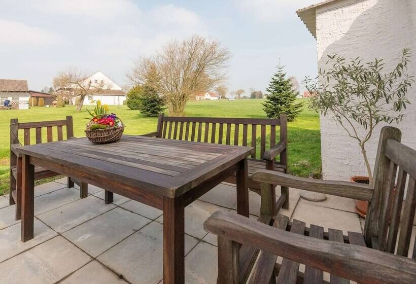 Spacious Apartment In Leopoldshöhe Near Teutoburg Forest