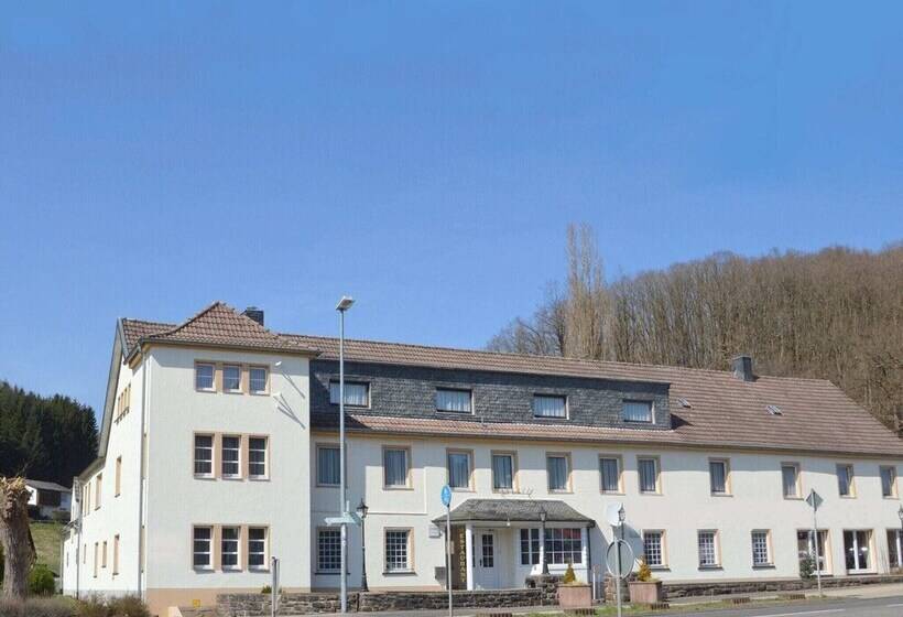 Spacious Holiday Home In The Eifel National Park