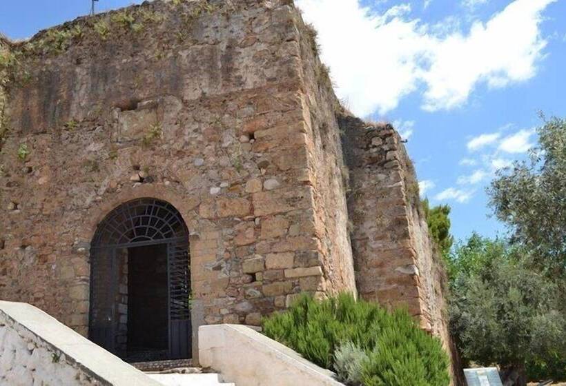 Upscale Modern Escape In The Historic Center